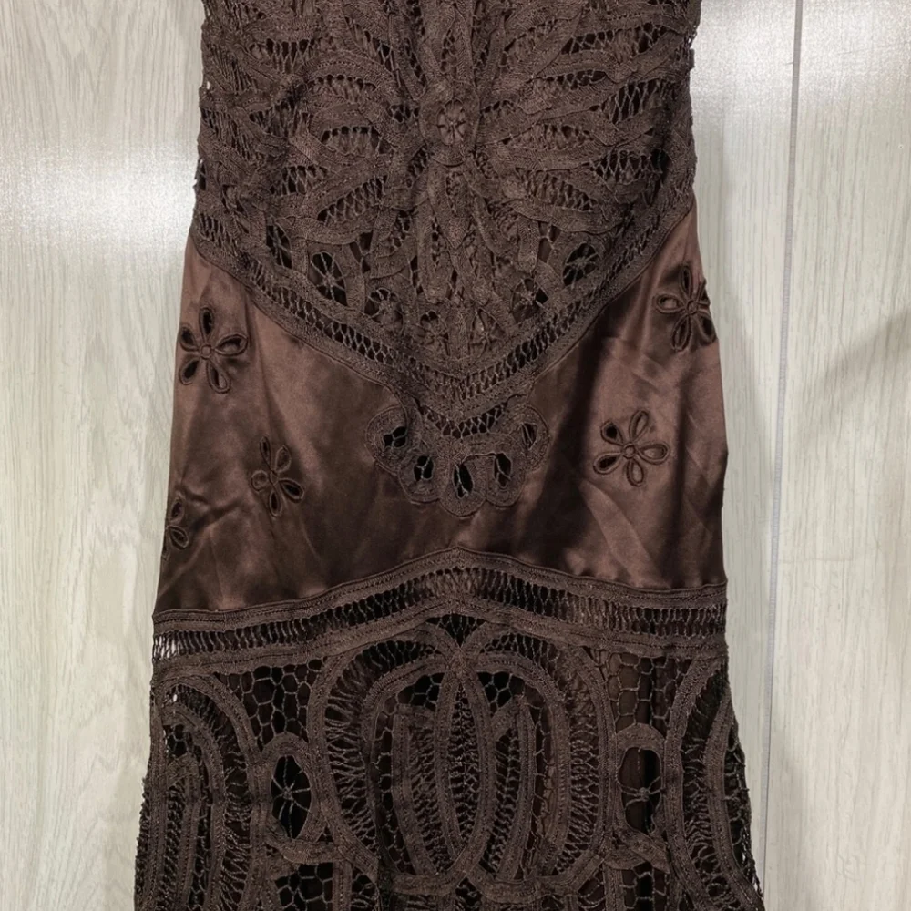 Sue Wong brown halter crochet cutout floral gown, Size 2 - Picture 4 of 15
